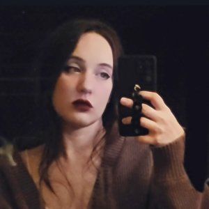 Meet your Posher, Carrie